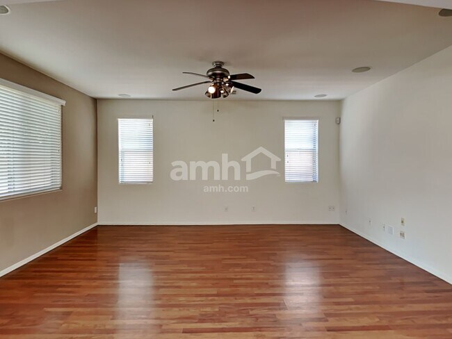 Foto del edificio - 18012 W Sunnyslope Ln