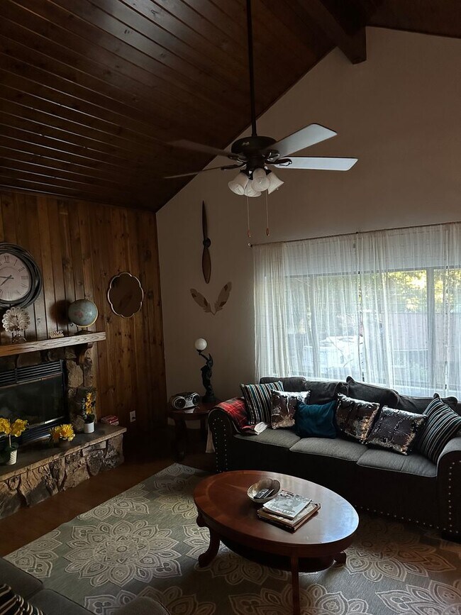 Foto del edificio - 2 bedroom 2bath with garage.