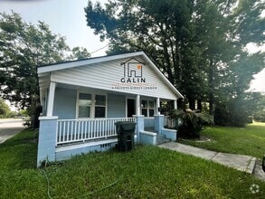 Building Photo - 1330 Golden St