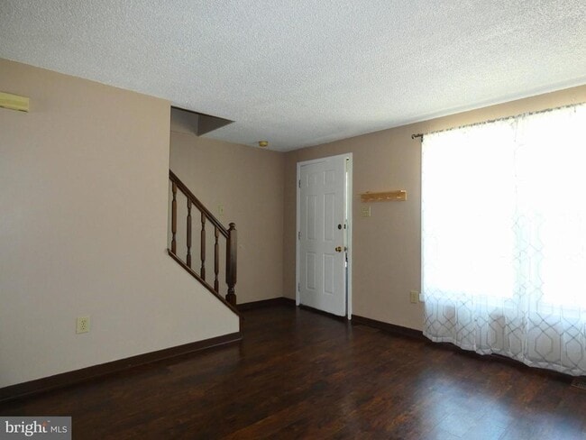Building Photo - 105 S Lynchburg St
