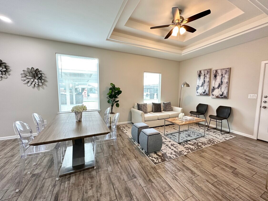 Foto del edificio - 722 S Stewart Blvd