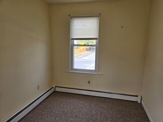 Foto del edificio - 3301 E Northern Pkwy