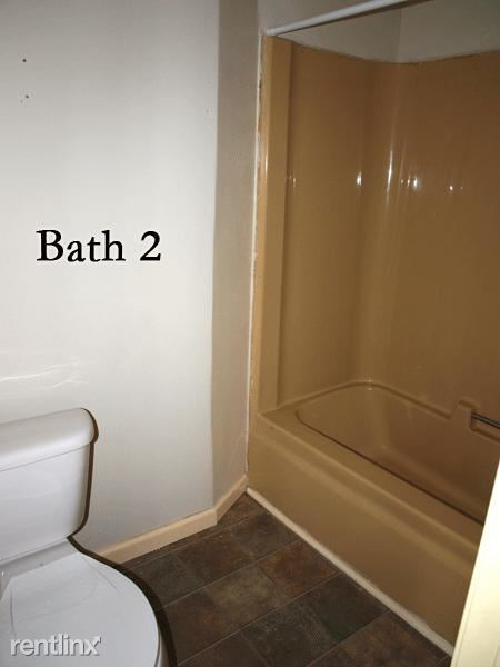 Building Photo - 813 Clay Ave