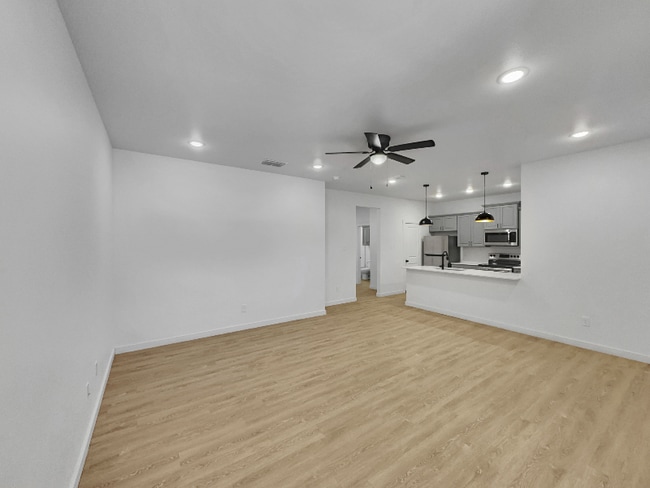 Building Photo - 5804 Urbana Ave