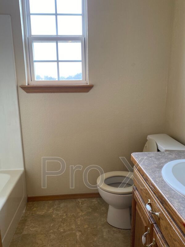 Building Photo - 4569 E Zora St