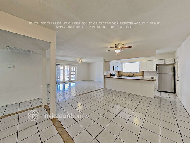 Building Photo - 7149 W Cavalier Dr