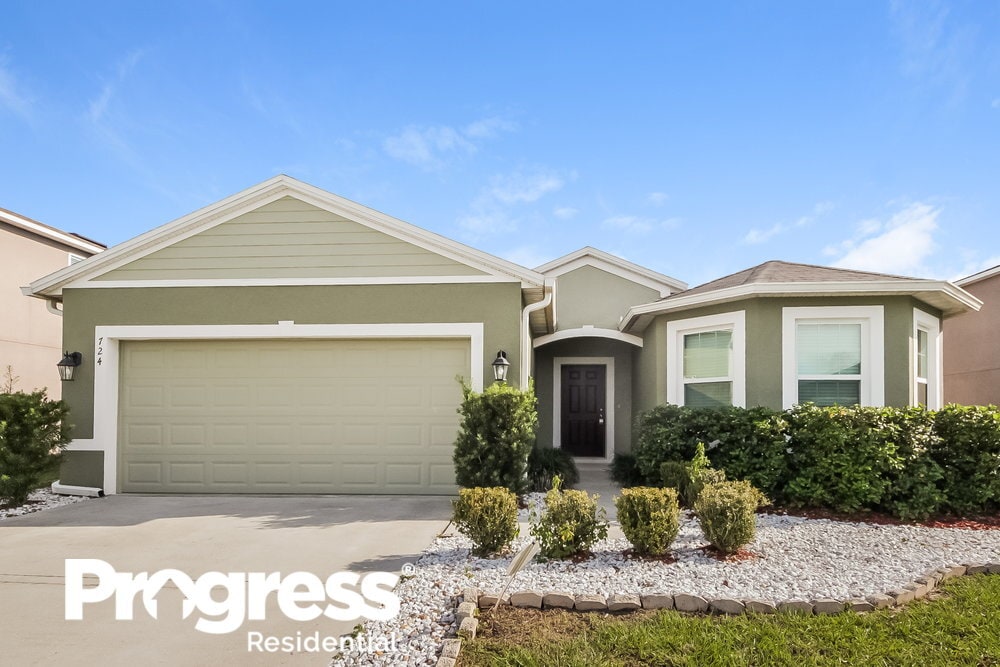 724 Black Eagle Dr, Groveland, FL 34736 House for Rent in Groveland