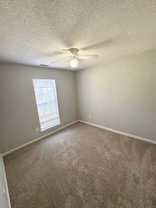 Foto del edificio - Porter Ridge-Ranch w/ Garage on Cul-de-Sac Street