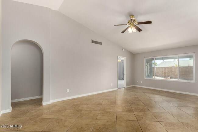 Building Photo - 4423 E Ashurst Dr