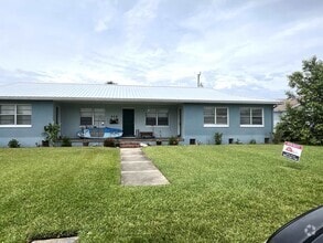 Building Photo - 416 Arricola Ave