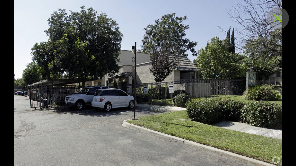 Mandevilla apartments - 928 S Cypress Ave