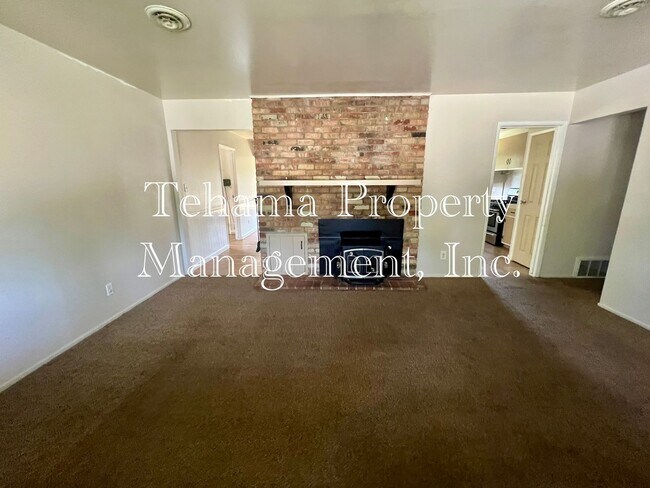 Foto del edificio - 3 Bedroom 2 Bath Centrally located in Downtown Red Bluff