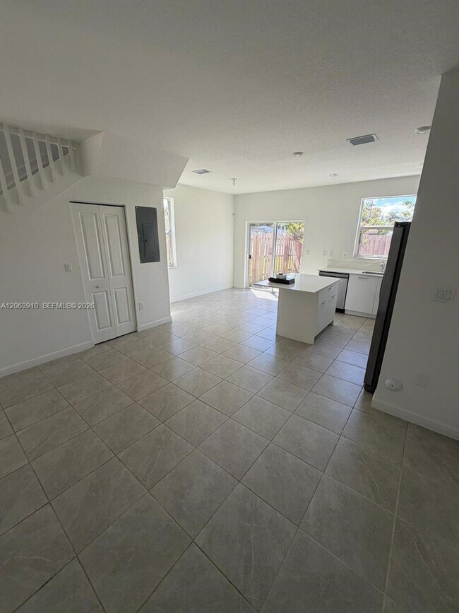 Foto del edificio - 12527 NW 24th Ave