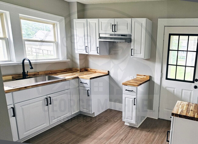 Kitchen - 859 S Main St