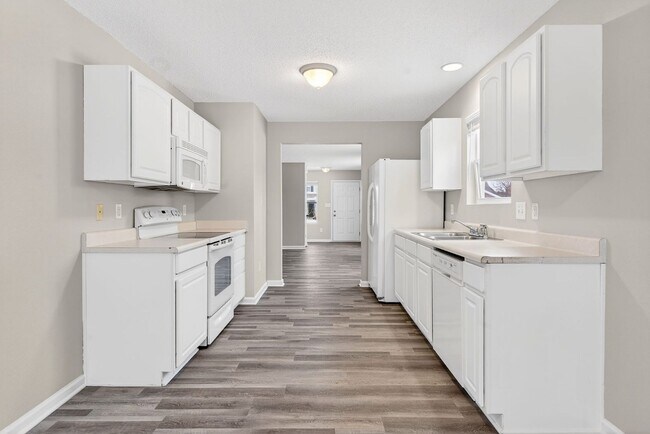 Foto del edificio - Gorgeous 3 Bed 2 Bath in Quiet Neighborhood!