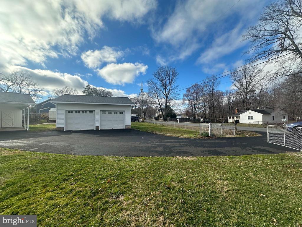 Foto principal - 8101 Spruce St