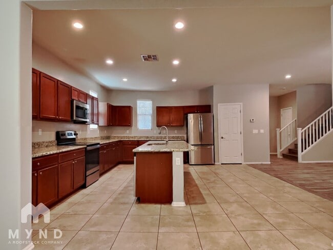 Building Photo - 4079 E Devon Dr