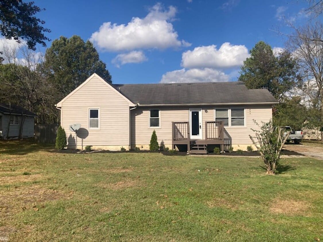 Foto principal - 3BR/1.5BA-1200 SF-893 Miller Estates Rd, S...