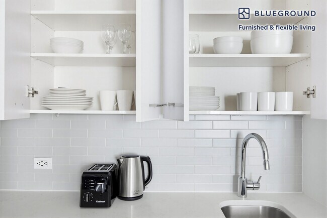 Foto del edificio - 230 E 44th St