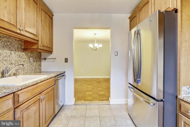 Foto del edificio - 5301 Westbard Cir