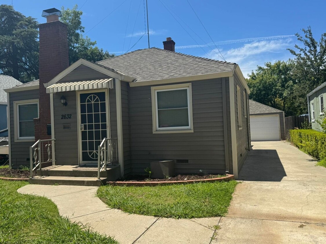 Primary Photo - Home for rent in Curtis Park