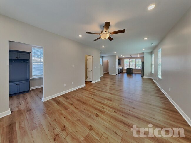 Foto del edificio - 85 Pear Blossom Pkwy