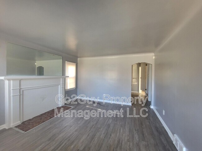 Foto del edificio - 9920 Warwick St