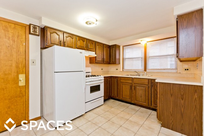Foto del edificio - 5815 W Montrose Ave