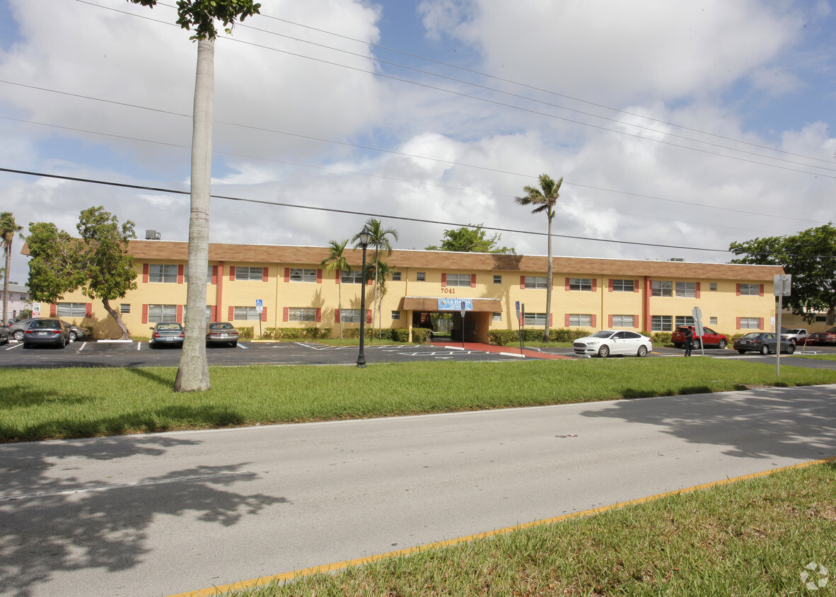 Foto del edificio - La Haina Apartments