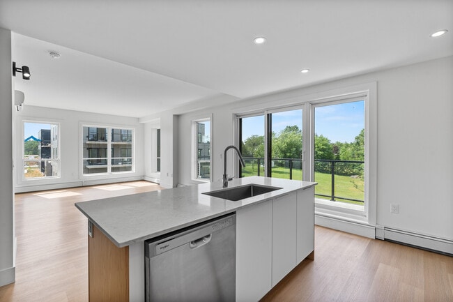 Building Photo - River Residence