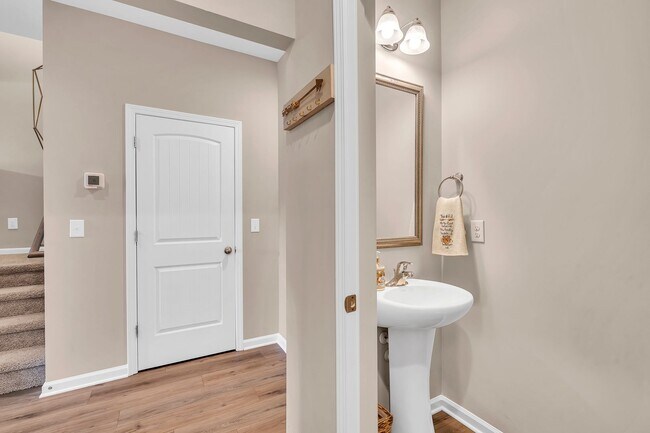 Foto del edificio - Beautiful 4BR Townhome in Mauldin - Whispe...
