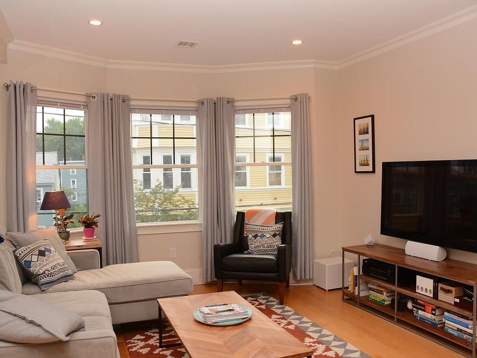 Living room & dining room - 27 Prince St