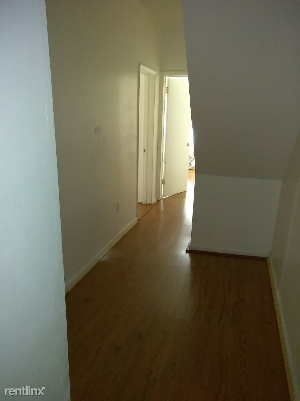 Building Photo - 907 Buttonwood St