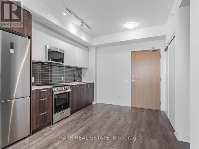 Photo du bâtiment - 1787 St Clair Ave W