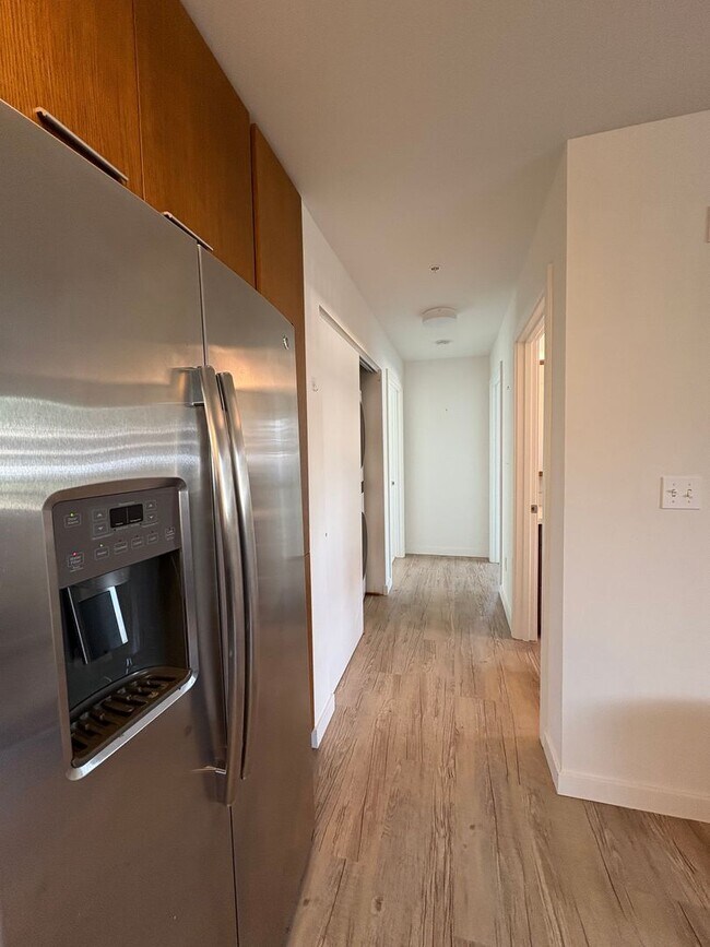 Foto del edificio - 2-bdrm/2-bath/1-prkg in the Residence at Makiki