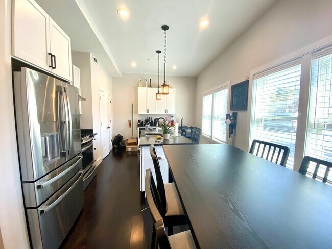 Building Photo - Desirable Mission Hill Location, Sigle-Fam...