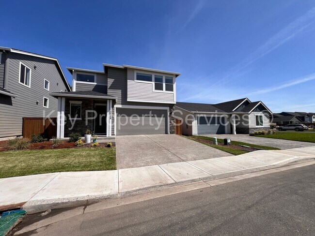 Photo - Gorgeous Modern Traditional Home in Brush ...