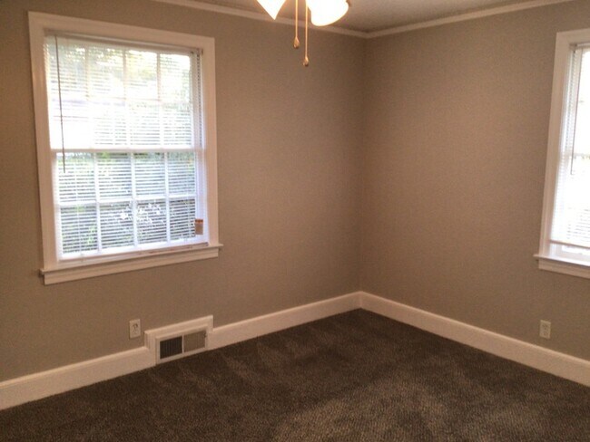 Building Photo - Charming 3 Bedroom in Columbia!