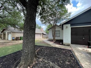 Building Photo - 2031 Redwing Way