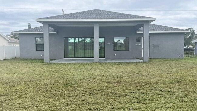 Building Photo - 21262 Peachland Blvd