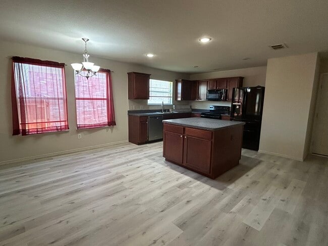 Building Photo - 9213 Centennial Dr