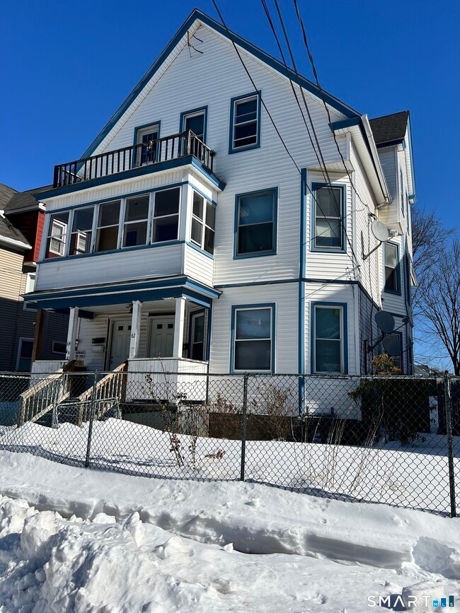 Building Photo - 62 Rowe Ave