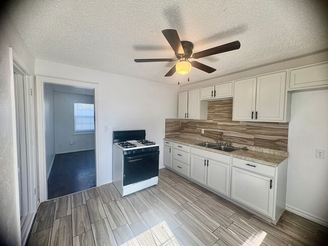 Foto del edificio - Three bedroom home in S.W. OKC