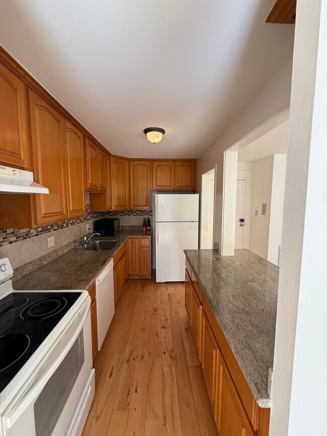 Photo - 800 N Delaware St Apartment