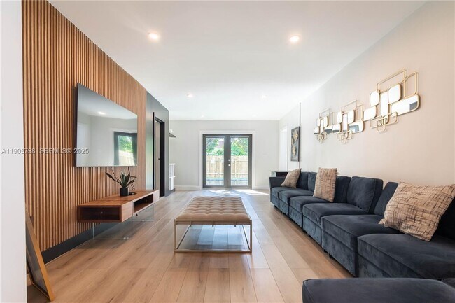 Foto del edificio - 2360 SW 12th St