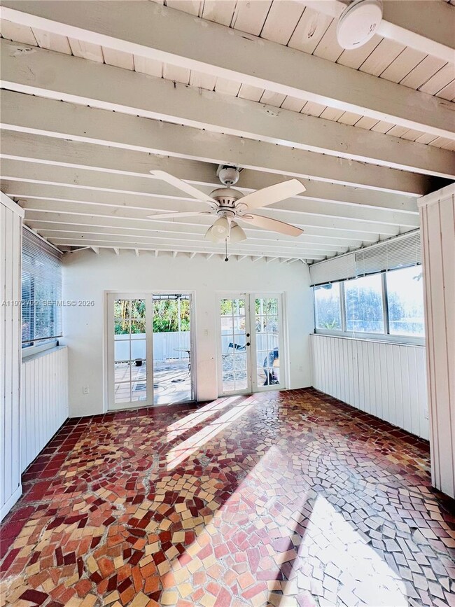 Foto del edificio - 1180 SW 22nd Terrace