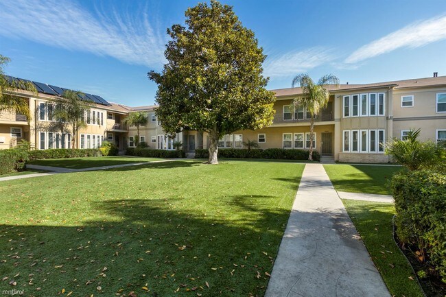 Building Photo - 3950 Crenshaw Blvd