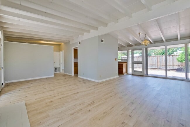 Building Photo - 3049 Harding Ave