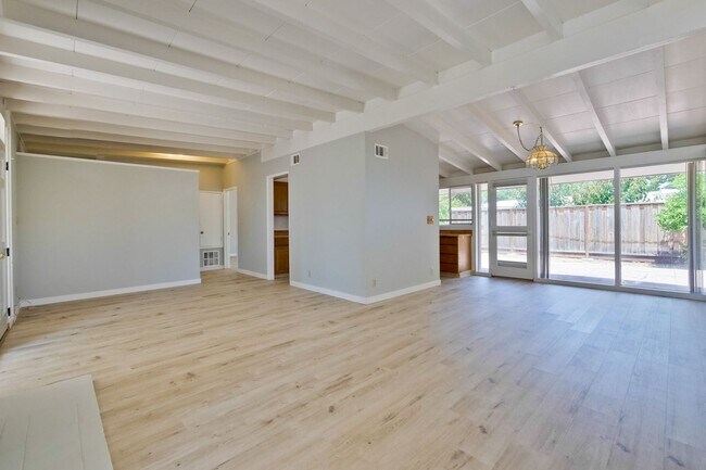 Foto del edificio - 3049 Harding Ave
