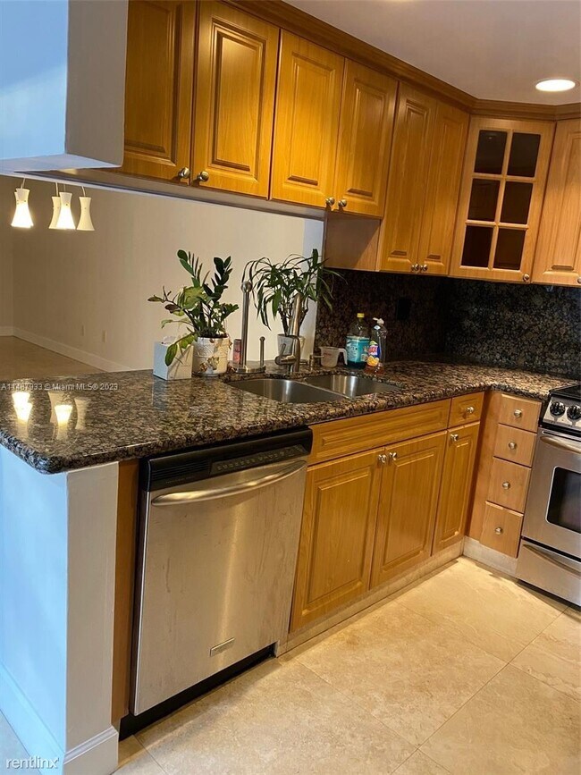 Foto del edificio - 3 br, 2 bath House - 575 NW 100th Ct